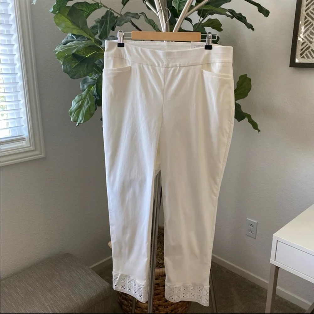 Chico’s | So Slimming Brigitte Slim Leg Ankle Pants - Size 2R/US12